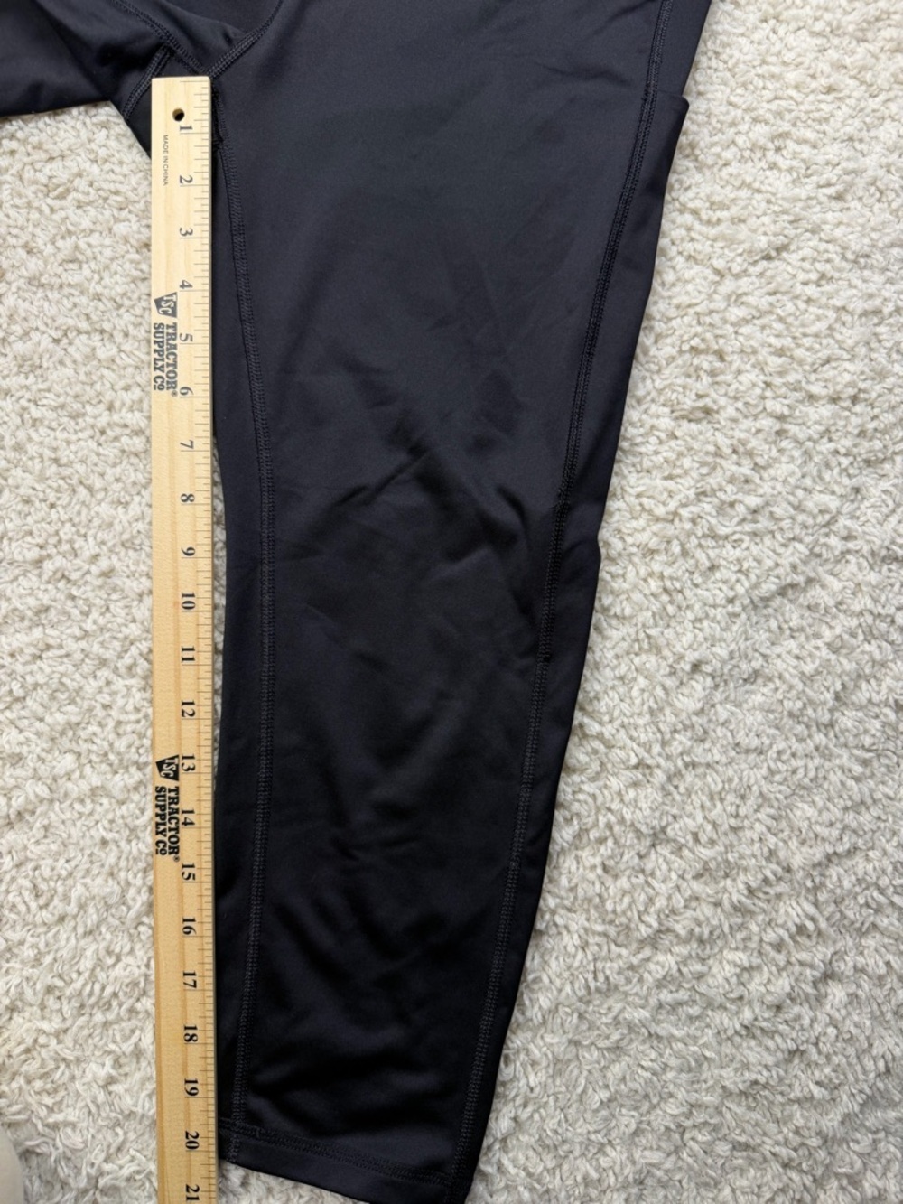 Women’s Large Cropped Tek Gear Leggings - Picture 4 of 5